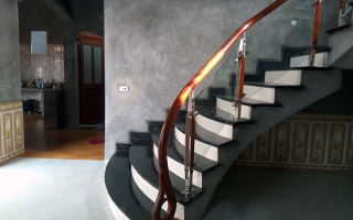 Cầu thang kính tại Nam Định